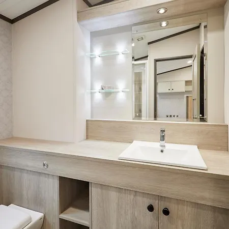 Nyaraló Brackencroft With Hot Tub