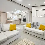 Brackencroft With Hot Tub Tatil Evi *