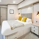Tatil Evi Brackencroft With Hot Tub *
